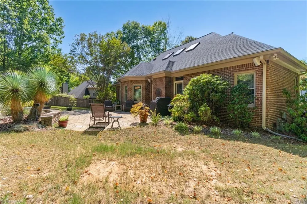 2704 Currieton Court Oak Ridge, NC 27310