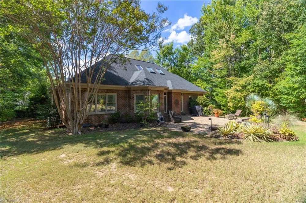 2704 Currieton Court Oak Ridge, NC 27310