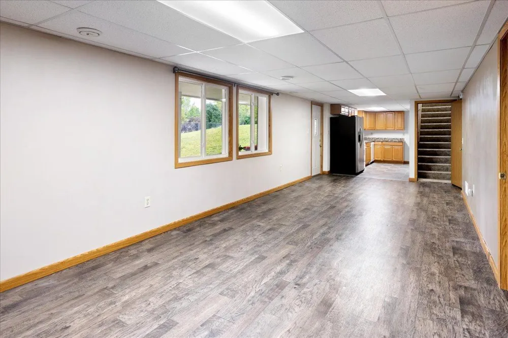 6101 Oak Circle North Branch, MN 55056
