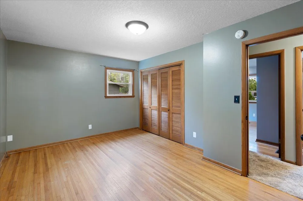 6101 Oak Circle North Branch, MN 55056