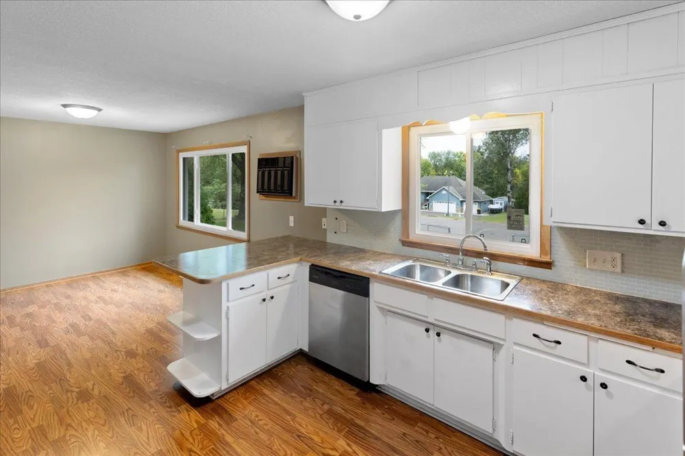 6101 Oak Circle North Branch, MN 55056