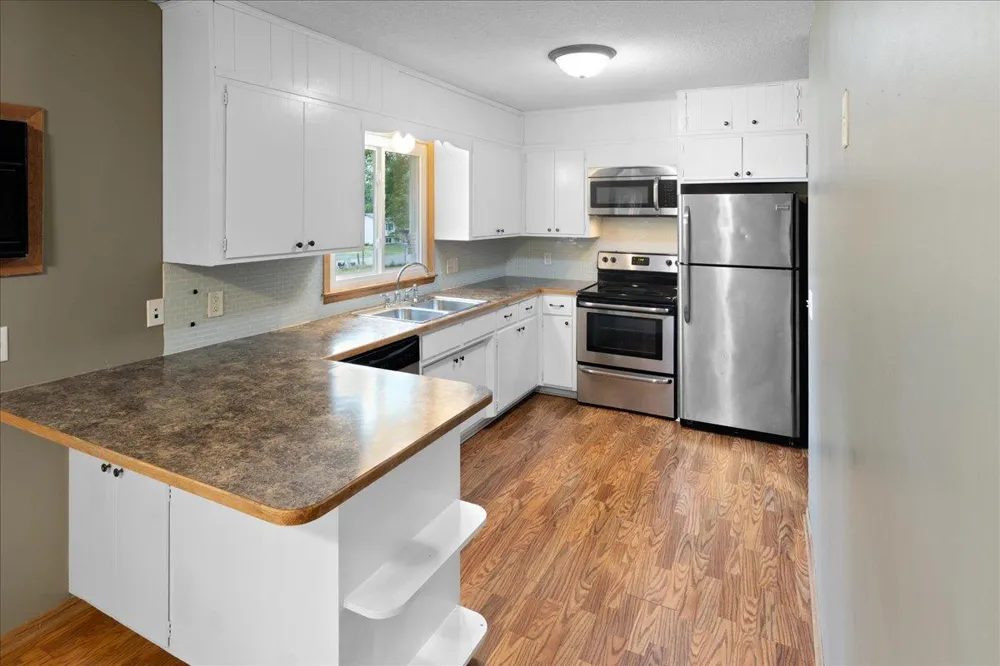 6101 Oak Circle North Branch, MN 55056