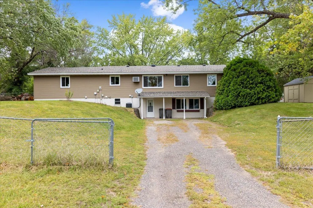 6101 Oak Circle North Branch, MN 55056