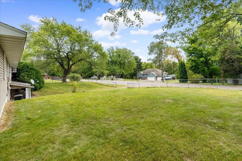 6101 Oak Circle North Branch, MN 55056