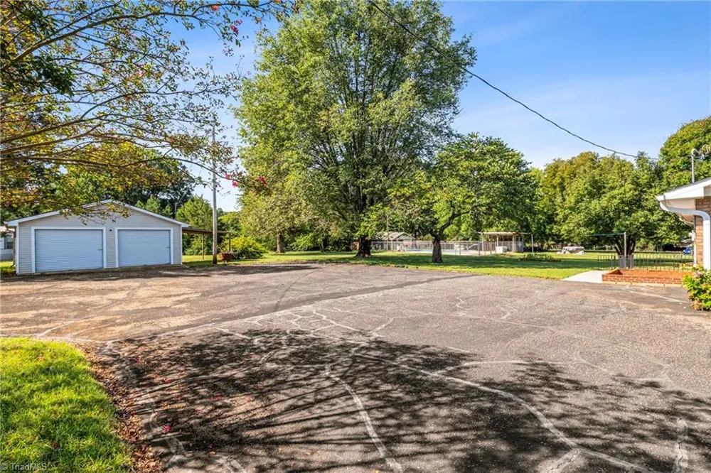 163 Lakewood Village Road Mocksville, NC 27028