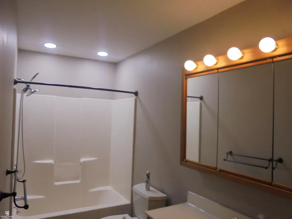 794 Cove Road Wales Township, MI 48027