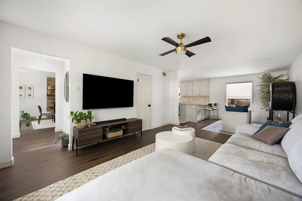 1537 Mapleton Drive Dallas, TX 75228