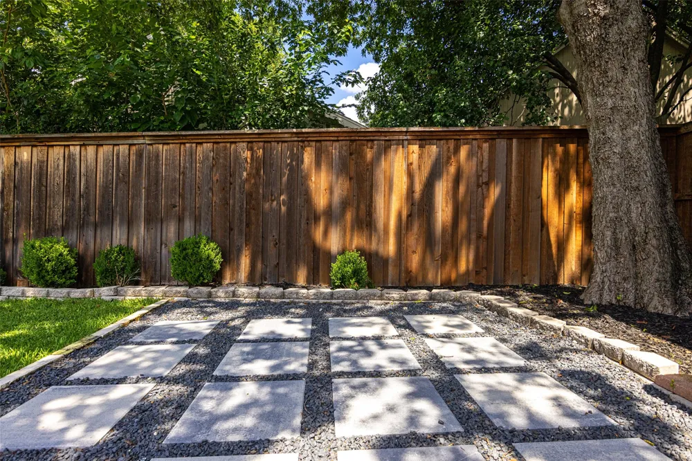 1537 Mapleton Drive Dallas, TX 75228
