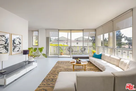 4411 Los Feliz Boulevard #307