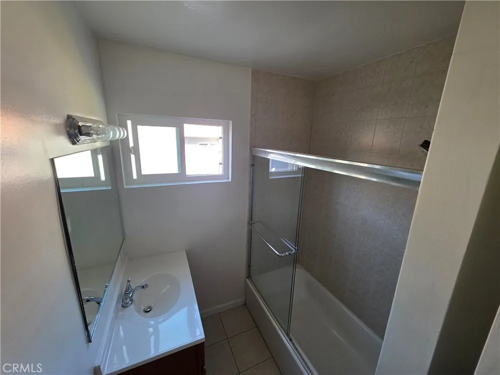 260 W Linden Avenue #A Burbank, CA 91502