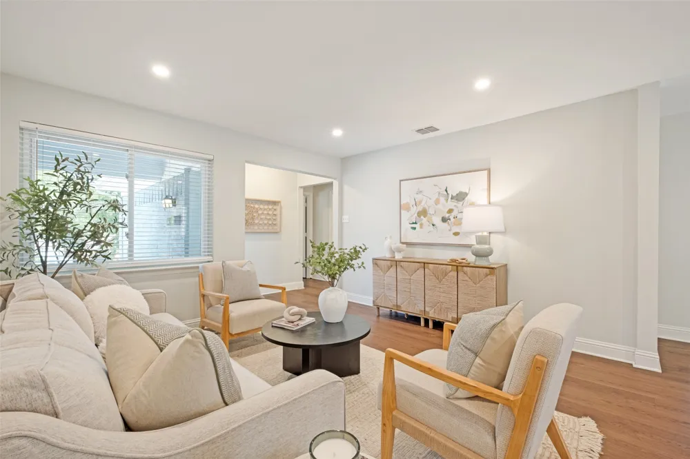 7934 Claremont Drive Dallas, TX 75228
