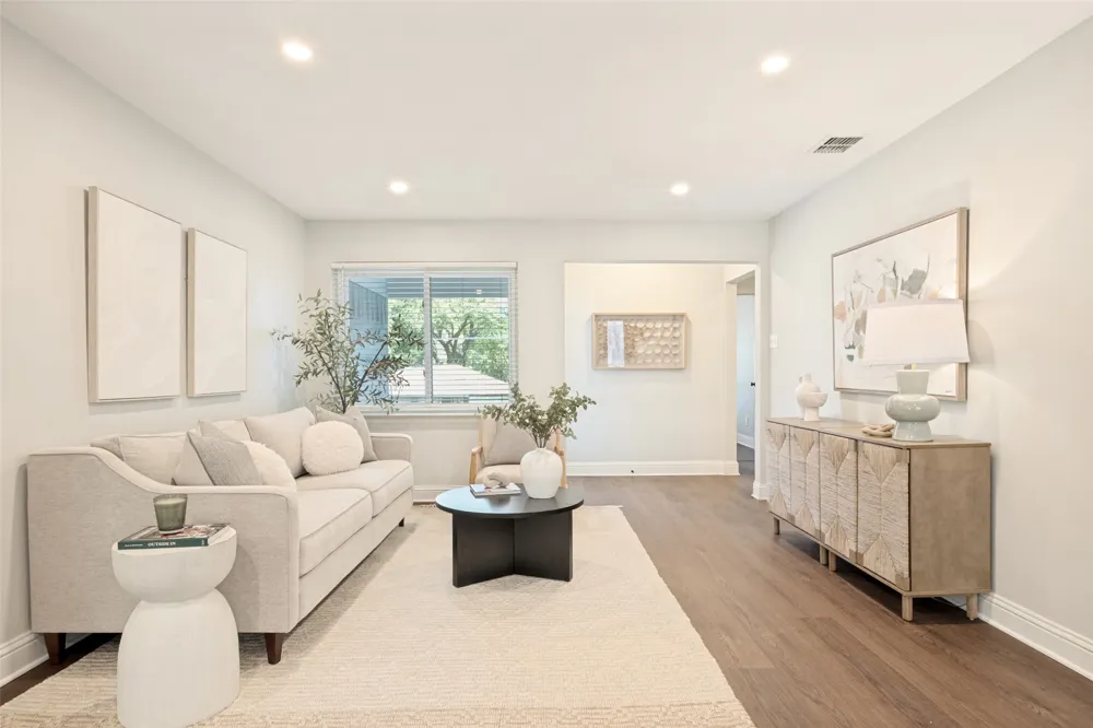 7934 Claremont Drive Dallas, TX 75228