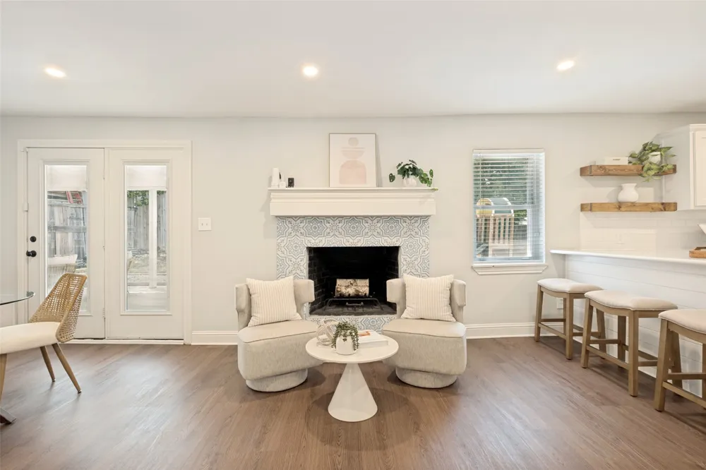 7934 Claremont Drive Dallas, TX 75228