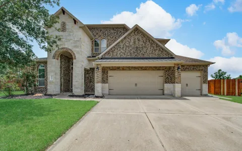 24503 Rossmore Hill Court
