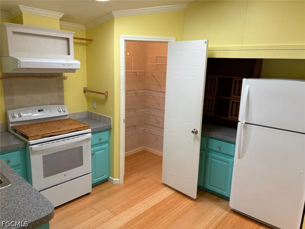 RIVERSIDE DRIVE #101 Punta Gorda, FL 33982