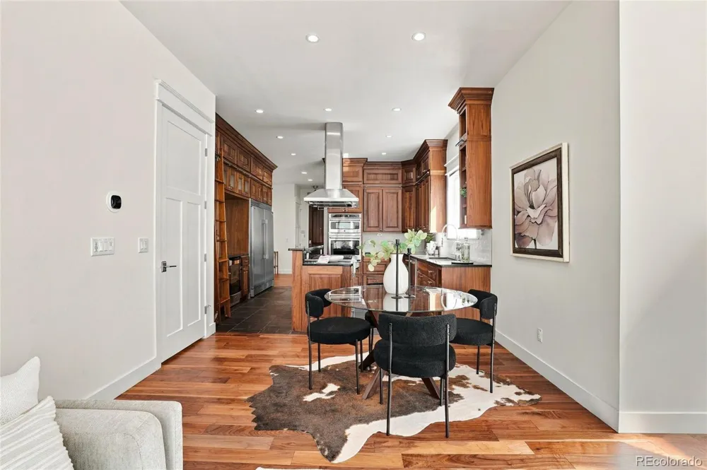 3275 S Logan Street Englewood, CO 80113