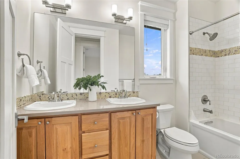 3275 S Logan Street Englewood, CO 80113