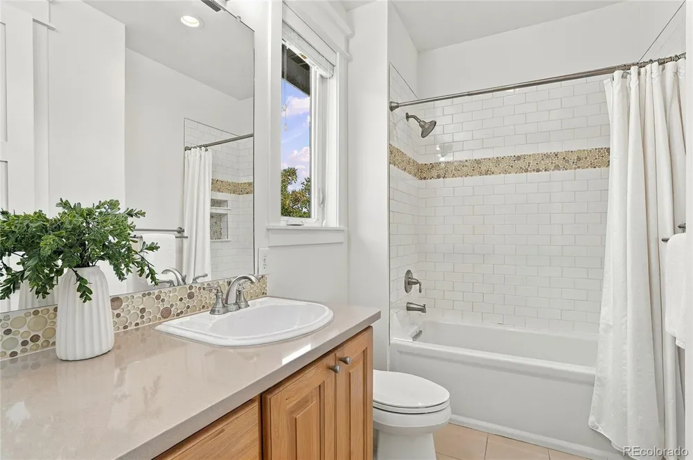 3275 S Logan Street Englewood, CO 80113