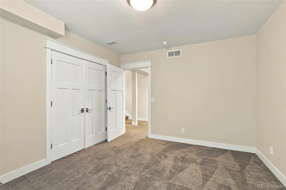 3275 S Logan Street Englewood, CO 80113