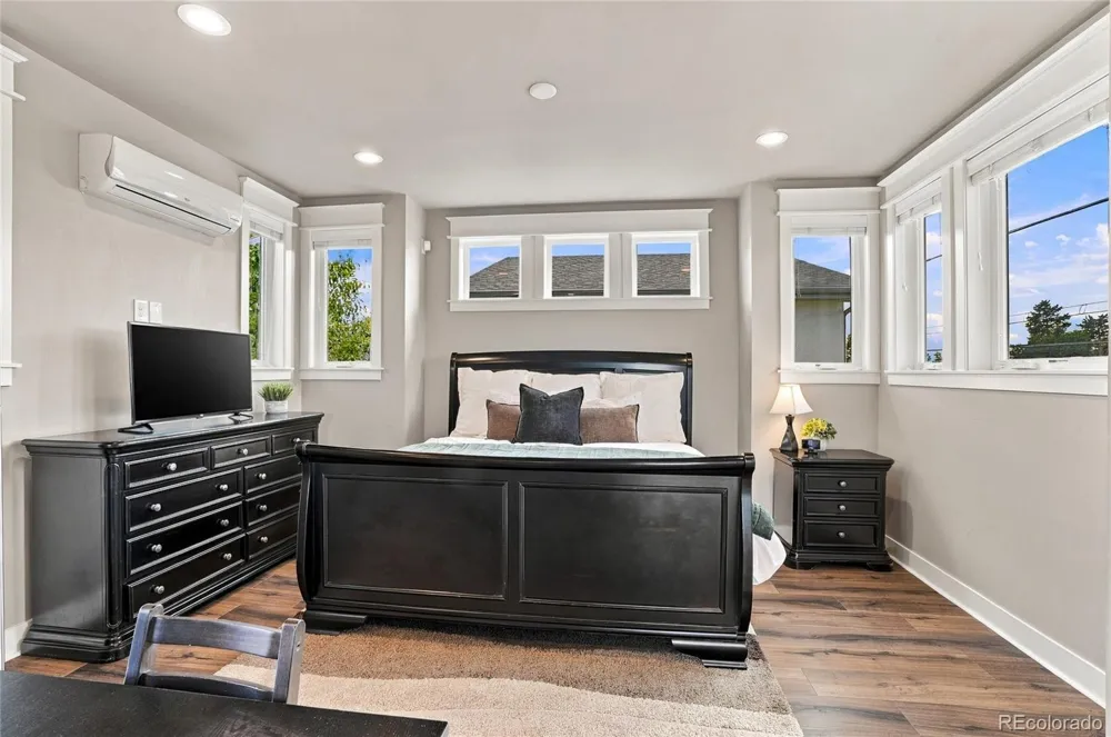 3275 S Logan Street Englewood, CO 80113