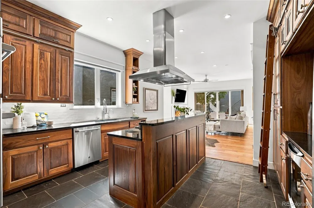 3275 S Logan Street Englewood, CO 80113