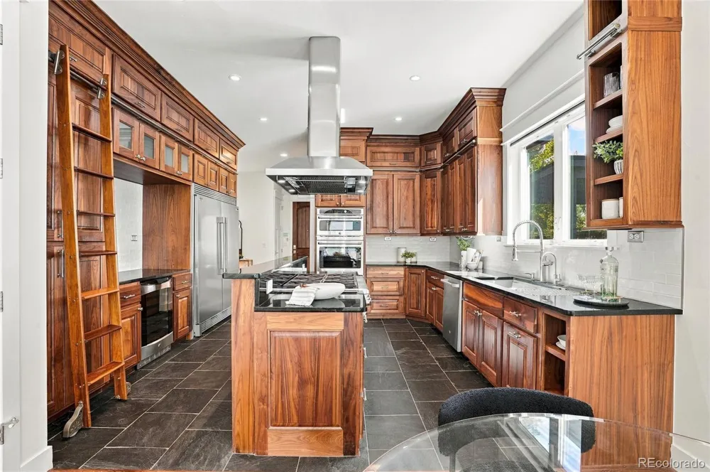 3275 S Logan Street Englewood, CO 80113