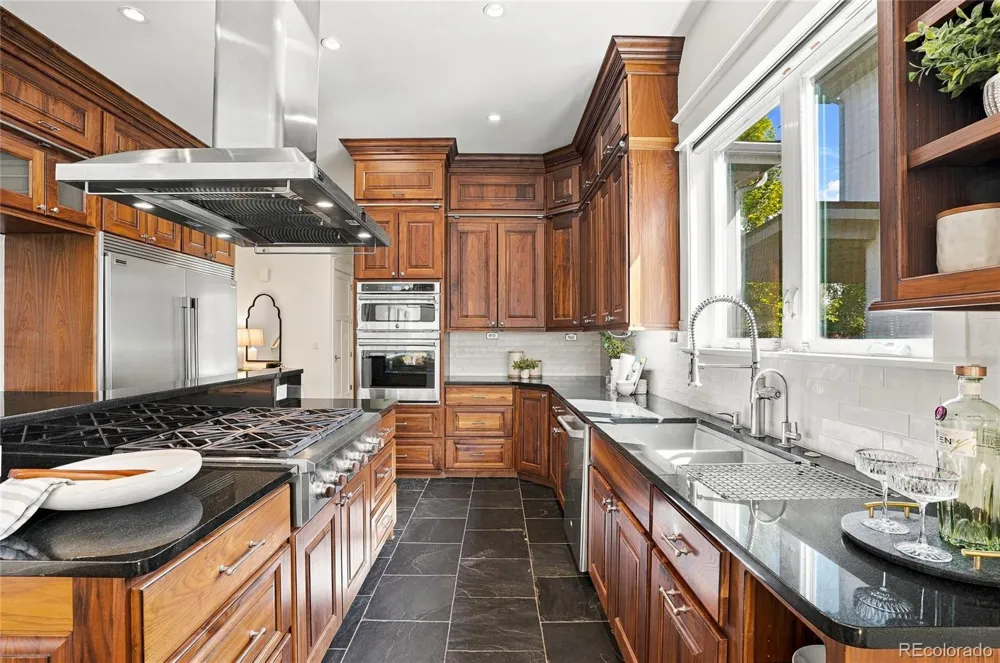 3275 S Logan Street Englewood, CO 80113