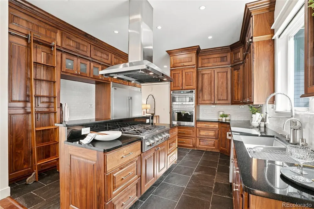 3275 S Logan Street Englewood, CO 80113
