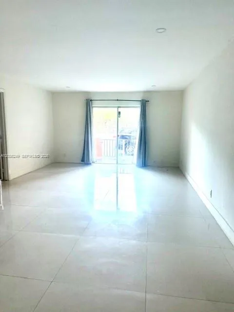 18111 NW 68th Ave #I105 Hialeah, FL 33015