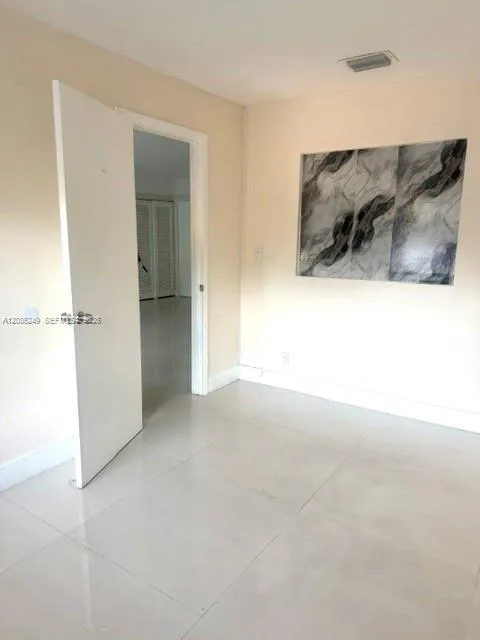 18111 NW 68th Ave #I105 Hialeah, FL 33015