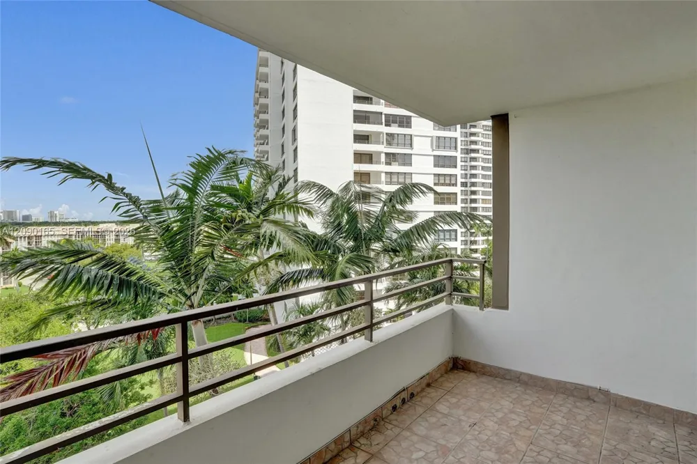 500 Three Islands Blvd #408 Hallandale Beach, FL 33009