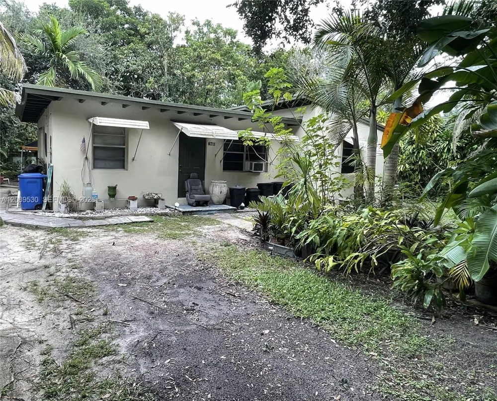 6711 SW 63rd Ave South Miami, FL 33143