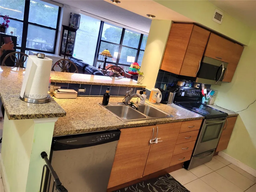 800 Parkview Dr #309 Hallandale Beach, FL 33009