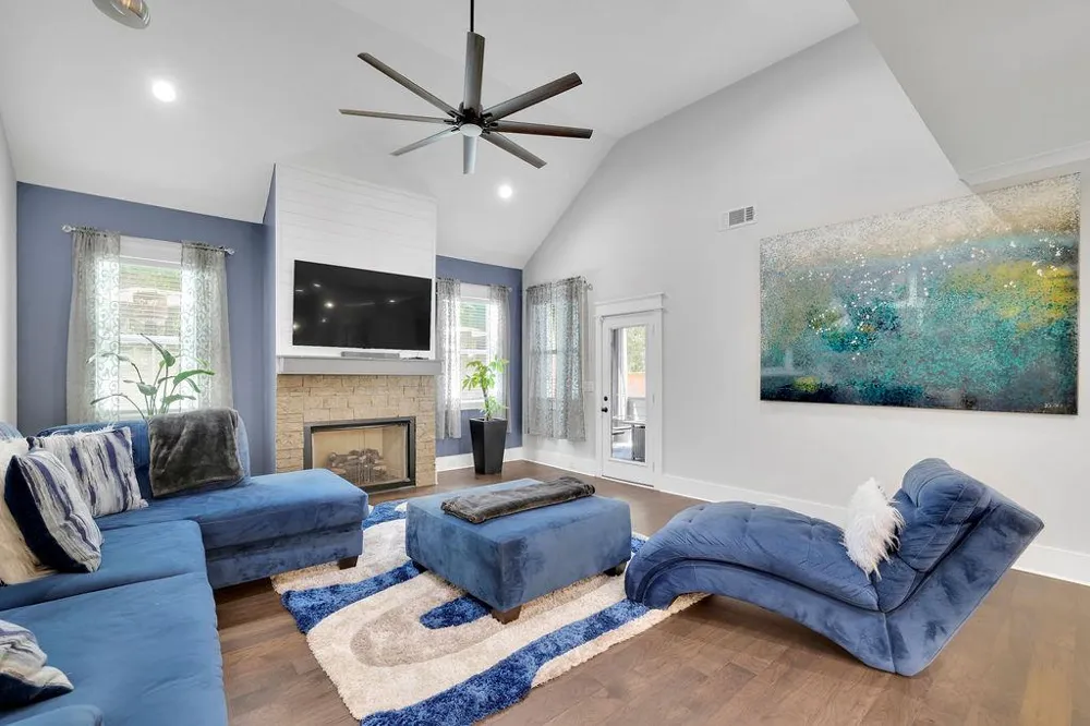 2731 Villa Irwin Chase Southwest Marietta, GA 30064
