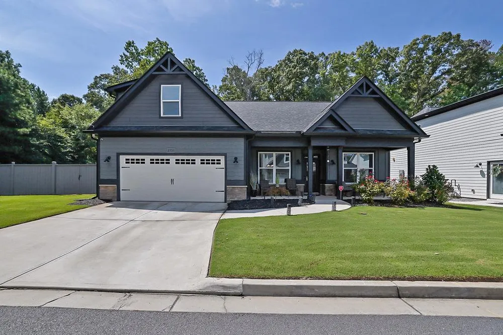 2731 Villa Irwin Chase Southwest Marietta, GA 30064