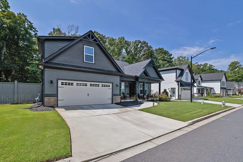2731 Villa Irwin Chase Southwest Marietta, GA 30064