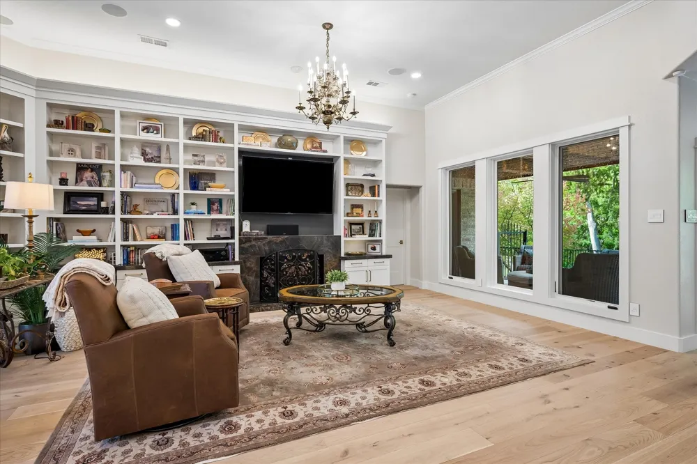 9758 Vinewood Drive Dallas, TX 75228