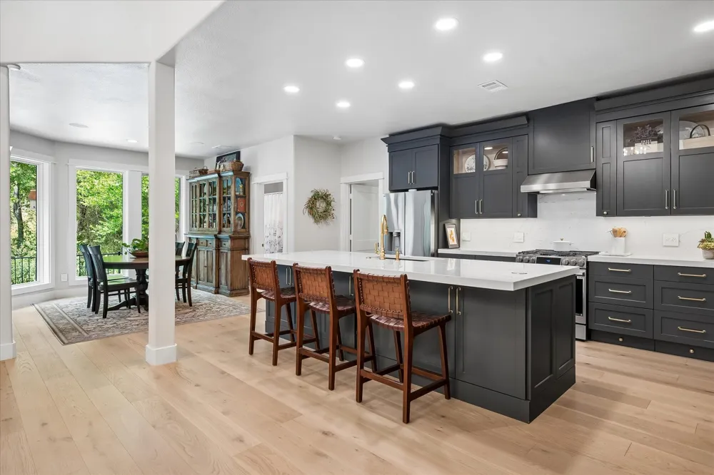 9758 Vinewood Drive Dallas, TX 75228