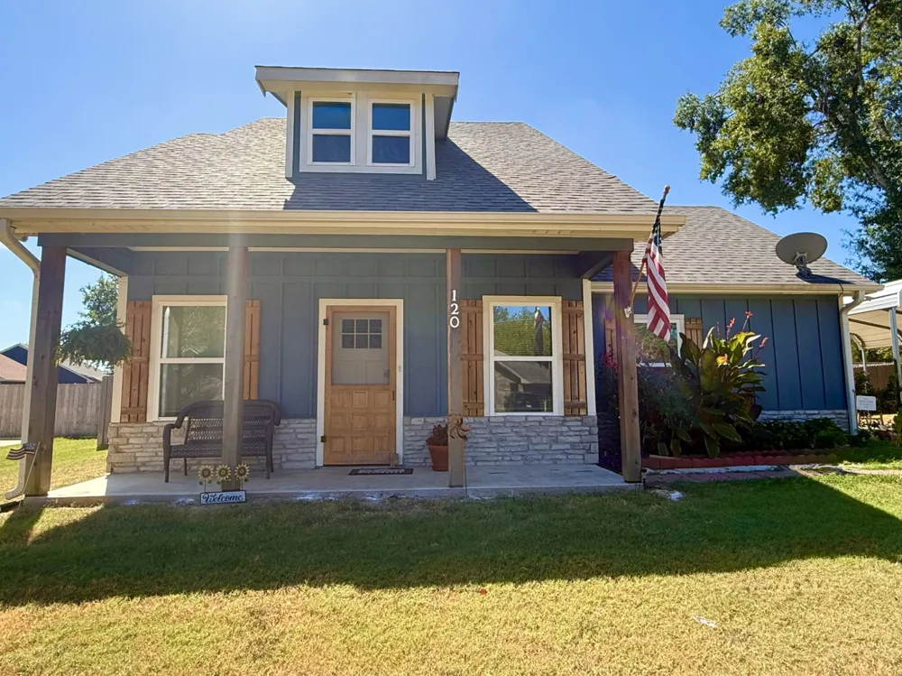 120 W Fairview Street Blossom, TX 75416
