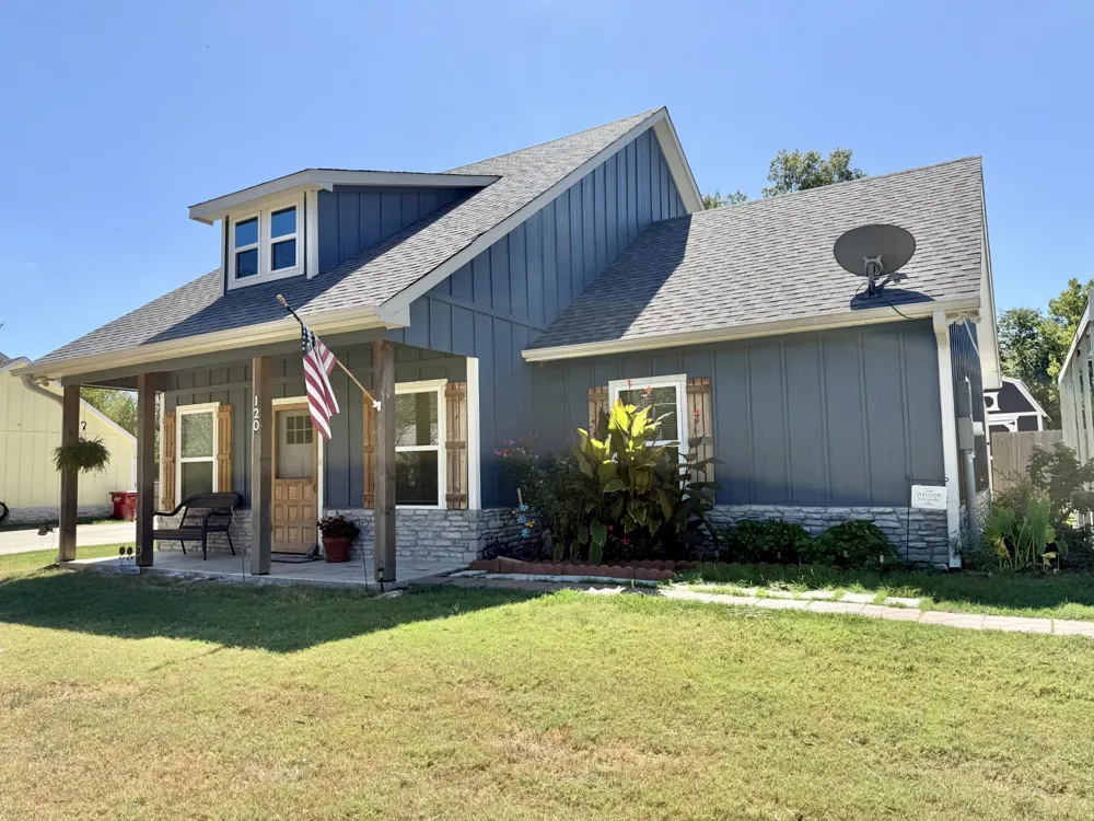 120 W Fairview Street Blossom, TX 75416
