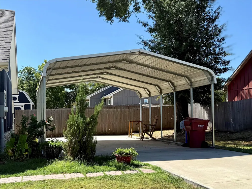 120 W Fairview Street Blossom, TX 75416