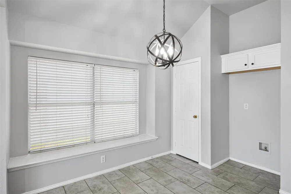 616 Kari Anne Lane DeSoto, TX 75115