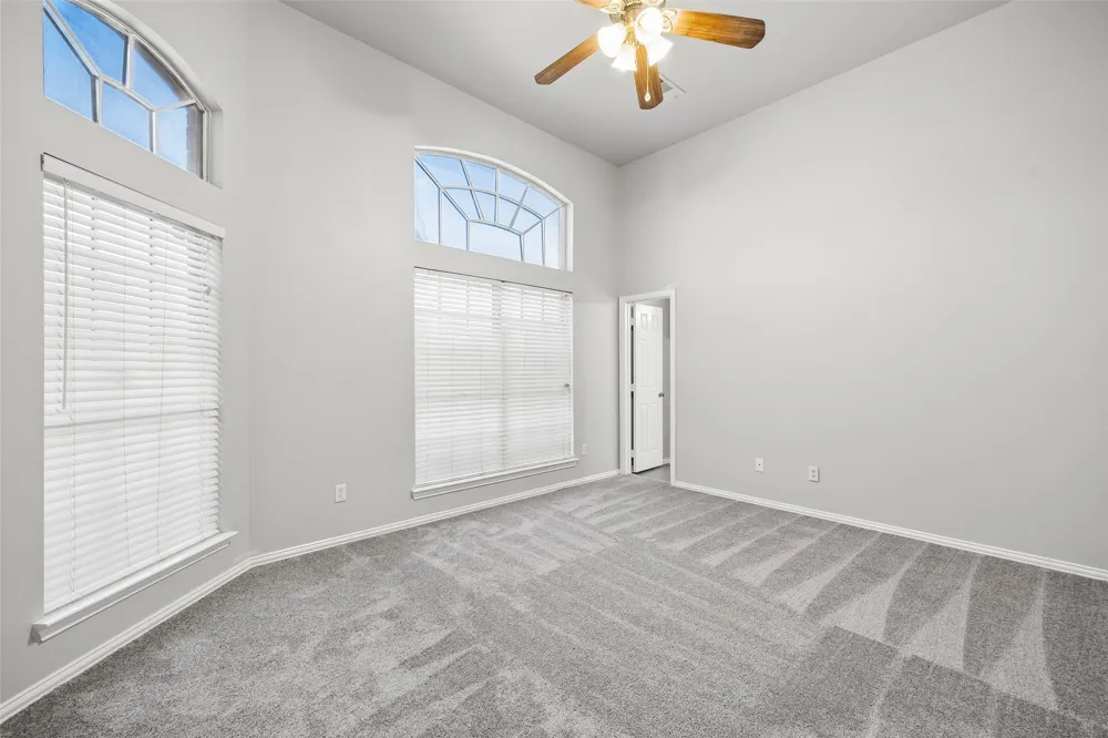 616 Kari Anne Lane DeSoto, TX 75115