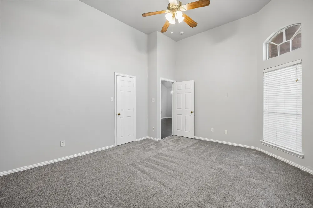 616 Kari Anne Lane DeSoto, TX 75115