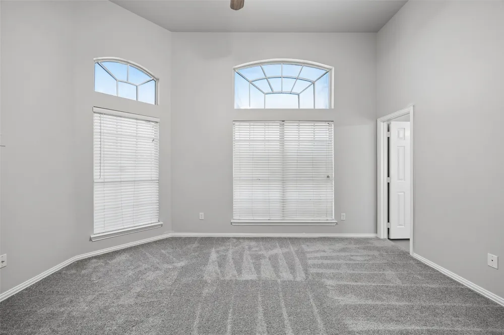 616 Kari Anne Lane DeSoto, TX 75115