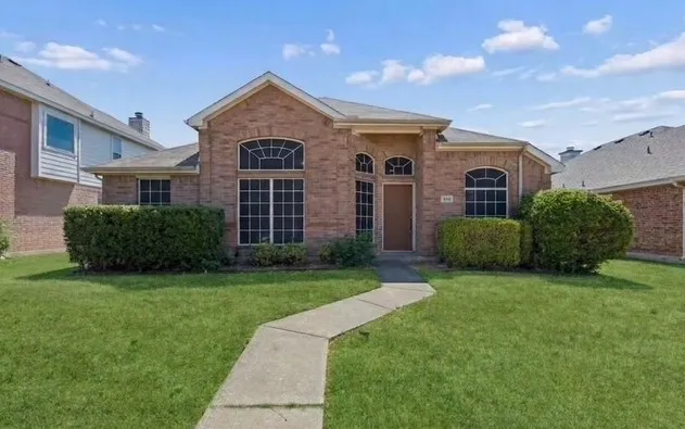 616 Kari Anne Lane DeSoto, TX 75115