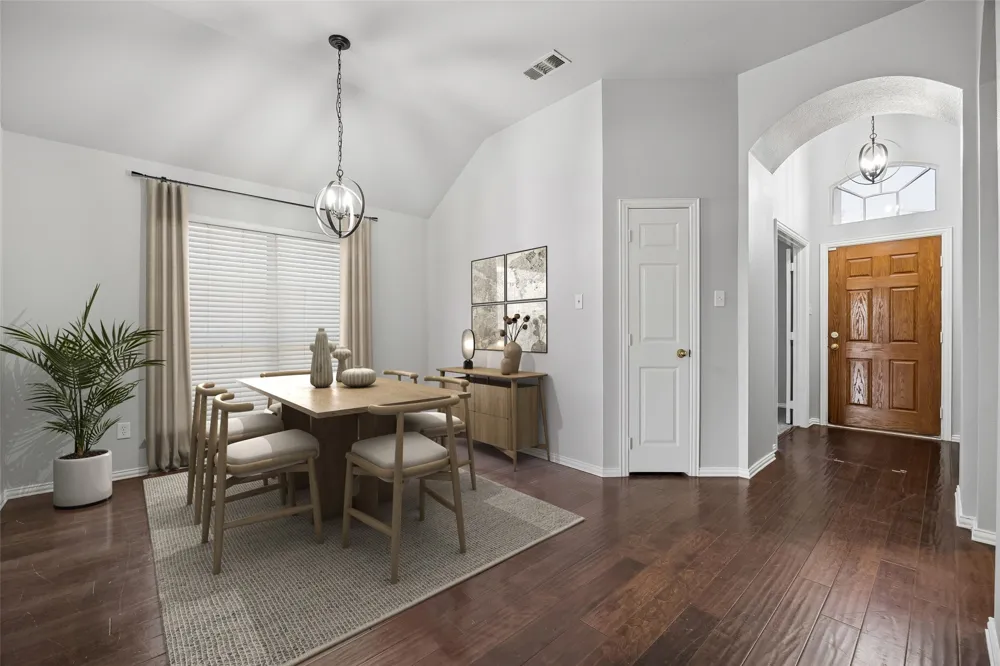 616 Kari Anne Lane DeSoto, TX 75115