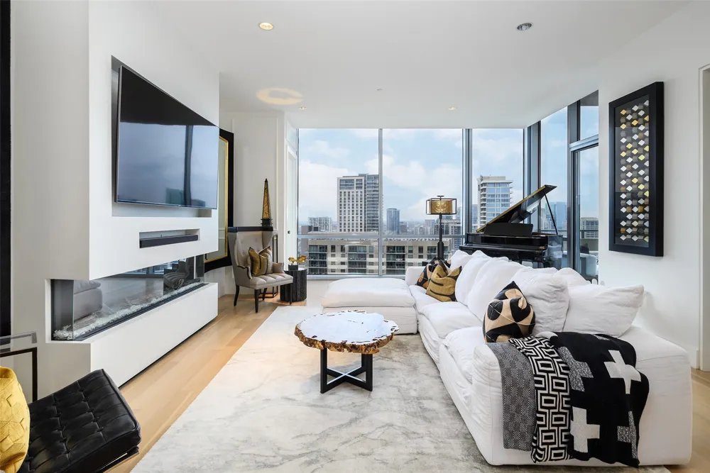 2200 Victory Avenue #2401 Dallas, TX 75219
