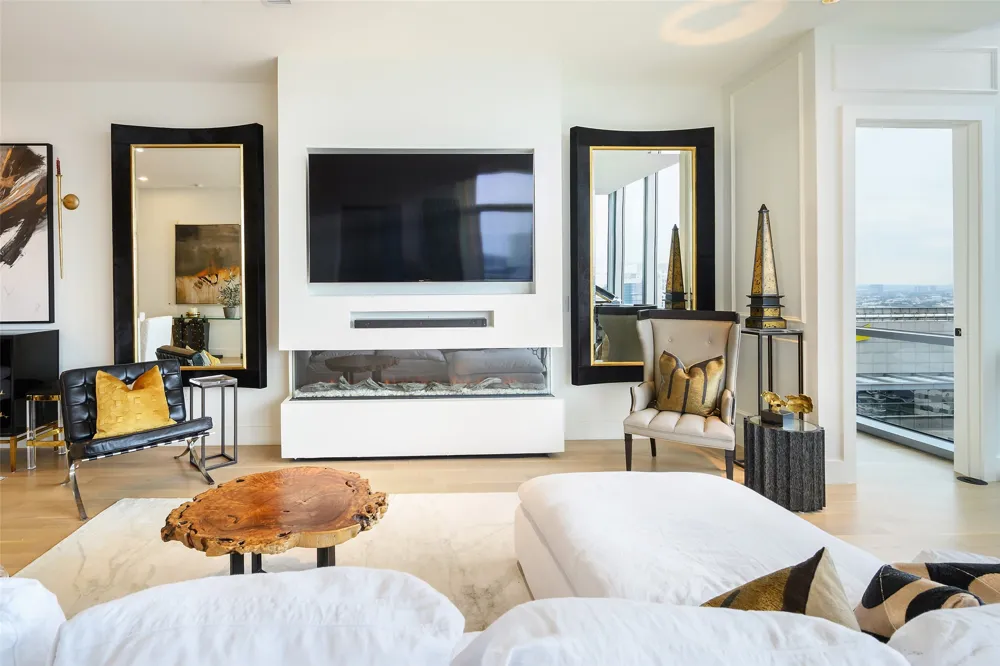 2200 Victory Avenue #2401 Dallas, TX 75219