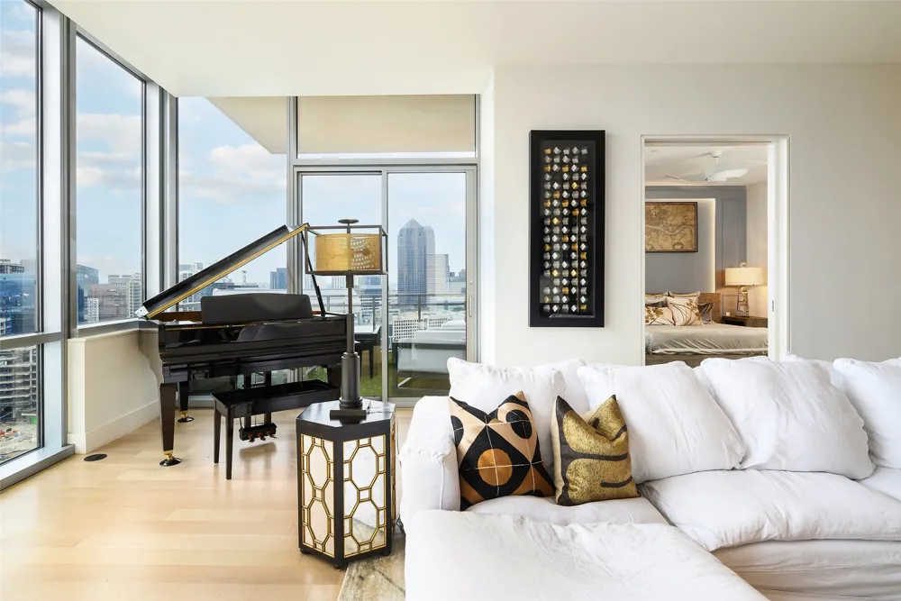 2200 Victory Avenue #2401 Dallas, TX 75219